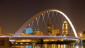 Des Moines downtown bridge at night